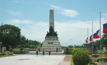 famous park in manila